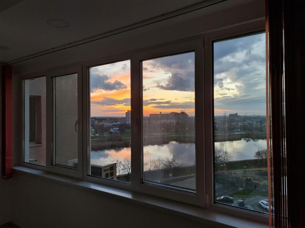 Luxury Panoramic Apartment Oradea Luaran gambar